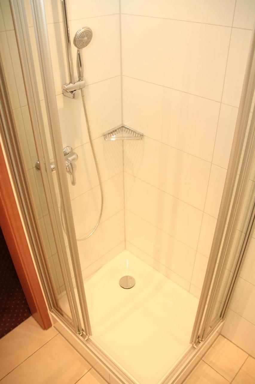 Hotel Garni Krone ไกส์ลิงเงน อัน แดร์ชไตเกอ ภายนอก รูปภาพ